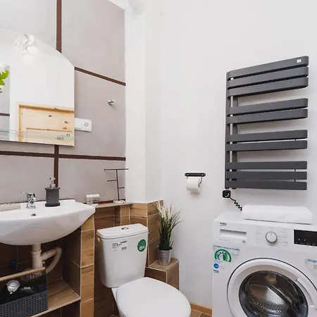 公寓 Spacious In A Great Location By Renters