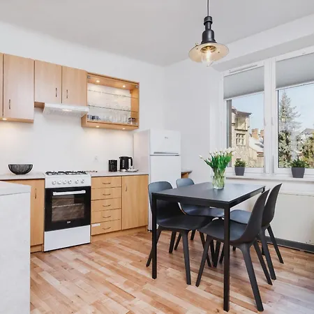 Spacious In A Great Location By Renters